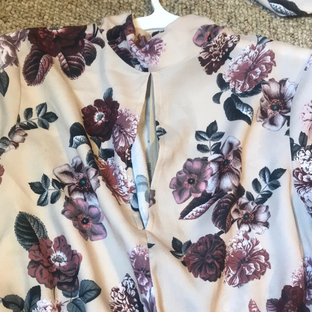 Tan romper - Picture 2 of 3